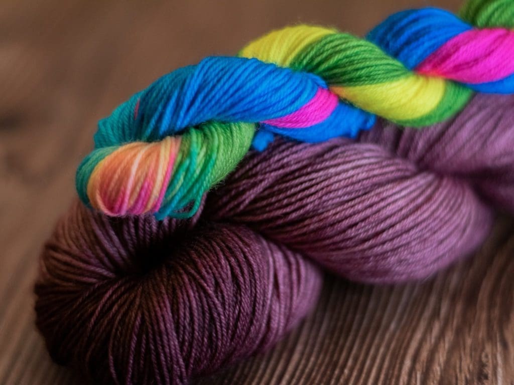 Platinum Sockenwolle Aubergine in Kombi mit Clown